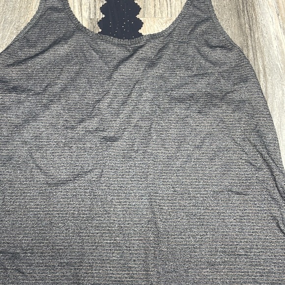 Lululemon Athletica Women’s 105F Singlet Laser Cut, Grey Black Racerback tank - Picture 6 of 15
